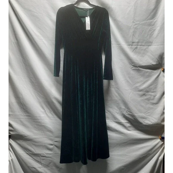 Urban Coco | Dresses | Nwt Urban Coco Green Velour Long Sleeve Empire Waist  Maxi Christmas Gown Dress 8 | Poshmark
